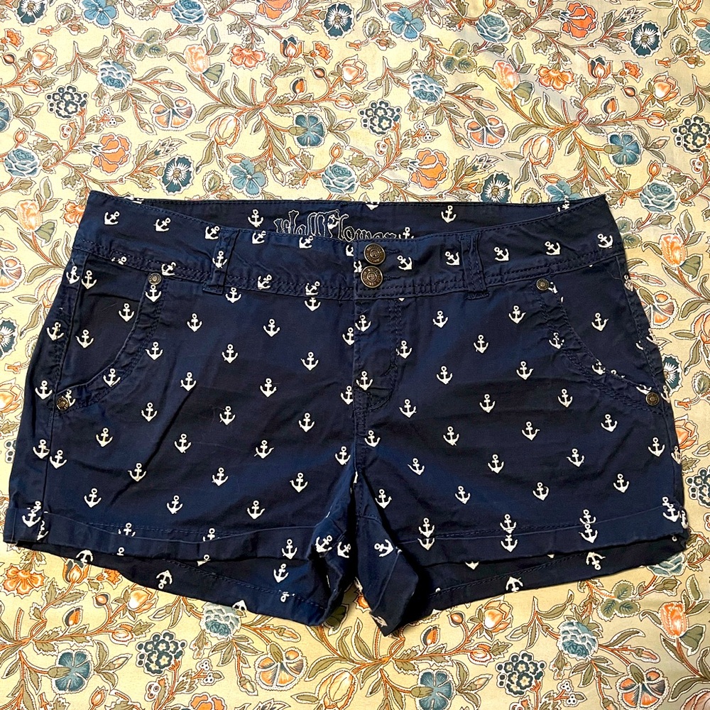 Cute blue shorts wirh white anchors.